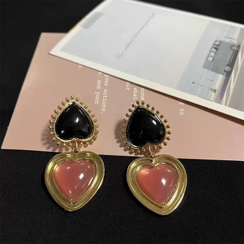 

Resin love pendant earrings simple retro temperament stud earrings niche fashion high sense earrings women