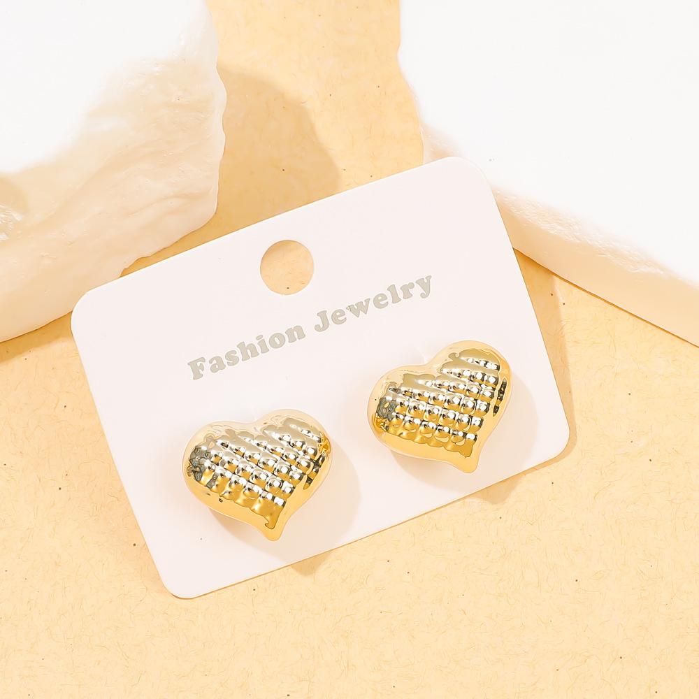 Love Acrylic Gold-plated Stud Earrings Are Fashionable, Simple and Sweet, Niche Design, Star Retro Earrings Set.