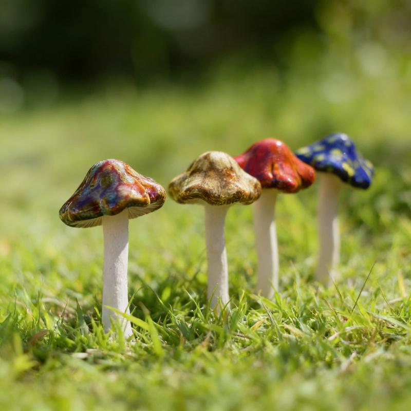 Fairy Mushroom Ornament for Yard Lawn Decoration4Pieces11.5cmHigh Garden Pottery Sculpture Random Color Landscape Ornament