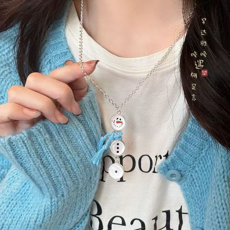 Necklace women's light luxury niche new hip hop Internet celebrity design sense premium accessories with sweater chain