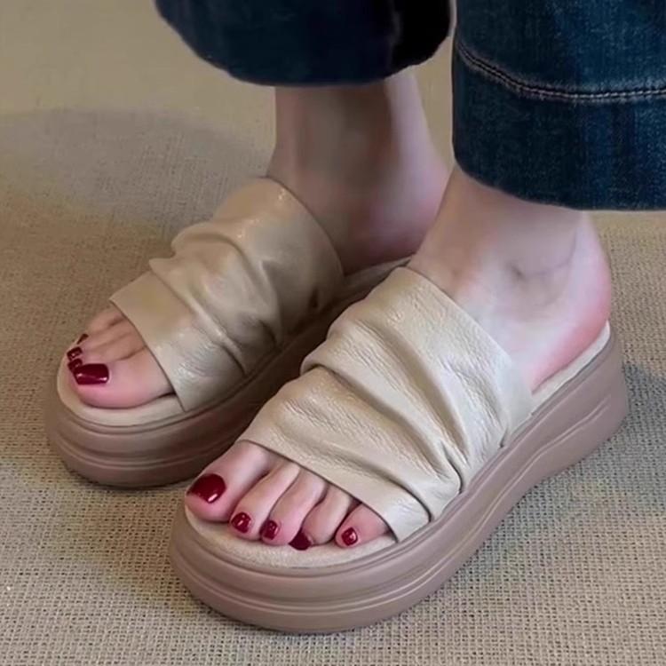 Height-increasing Thick-soled Pleated Slippers for Women's Summer Wear 2025 New Fashion and High-end Sense of Beauty with Skirt Cool Slippers