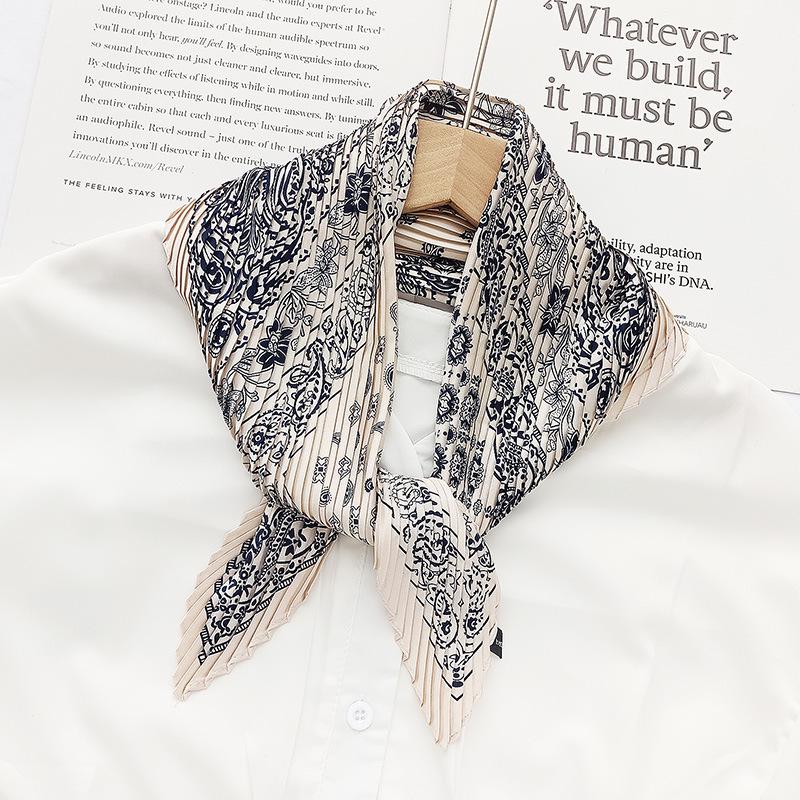 Retro Color Block Crinkled Square Scarf - 70cm Pleated Neckerchief in Imitation Silk for Women