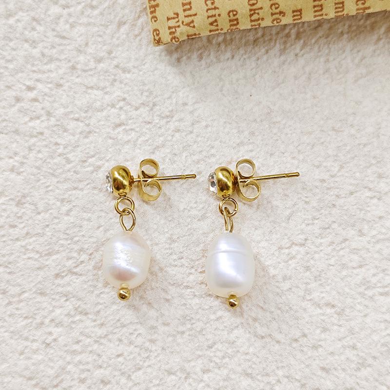 French Romantic 18k Gold-Plated Pearl Earrings - Elegant and Versatile Stainless Steel Design for Women