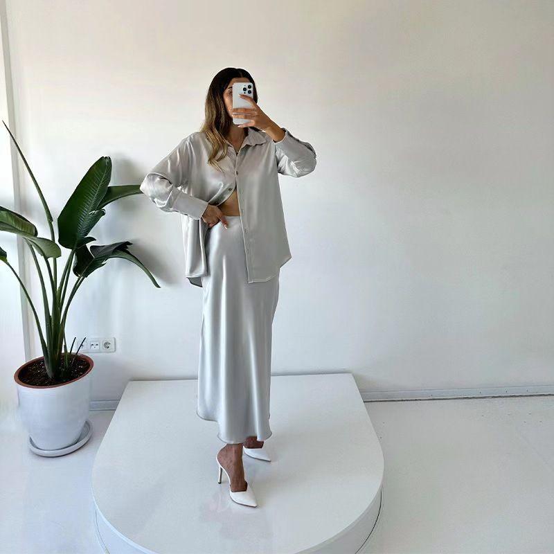 

Модный новый атласный элегантный костюм с блузкой с длинным рукавом и юбкой, атласная рубашка и юбка-полусолнце Silver XL