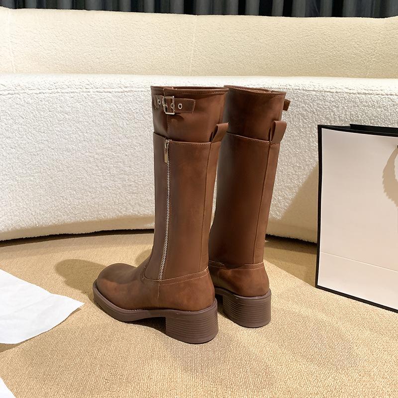 

Ретро-ботфорты ниже колена, женские, с пряжкой на ремне, 4 года, новые, на толстом каблуке, длинные байкерские ботинки, женские, увеличивающие рост, длинные ботинки для женщин 35 коричневый
