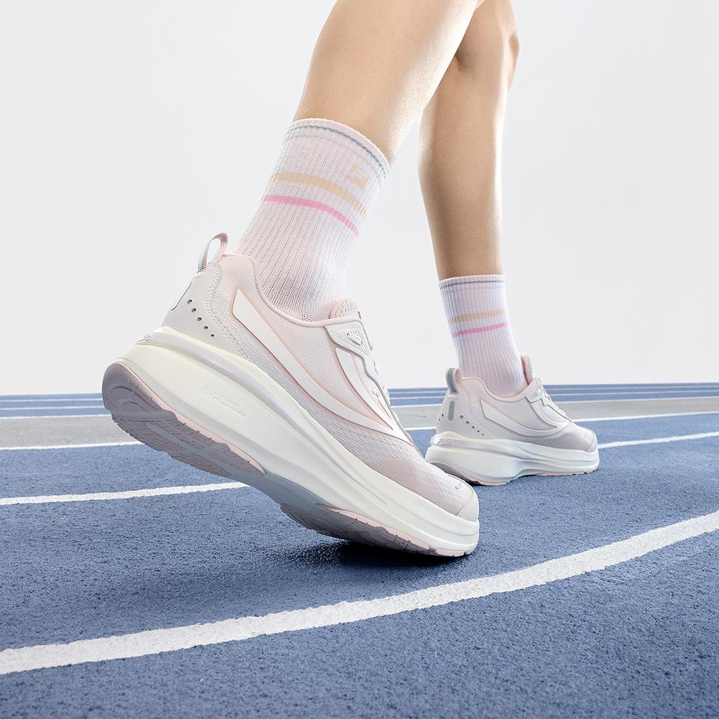 FILA Nuvole 1.0 City Running Comfortable Minimalist Durable Lightweight Low-Top Running Shoes Women sneaker Light-Pink A12W421116FPP