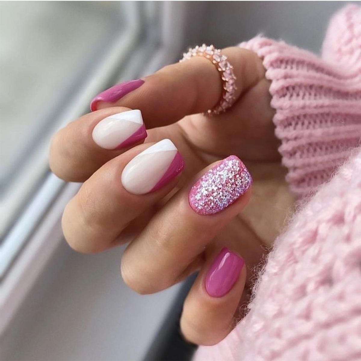 

Nail art piece White purple contrasting color Silver glitter Wearable nail sticker Short fake nail patch Nail piece Finished product