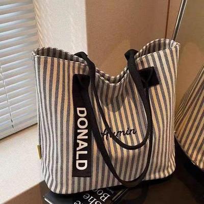 Grand sac fourre-tout en toile rayée pour femme: Sac à Bandoulière Polyvalent pour Étudiants & Navetteurs