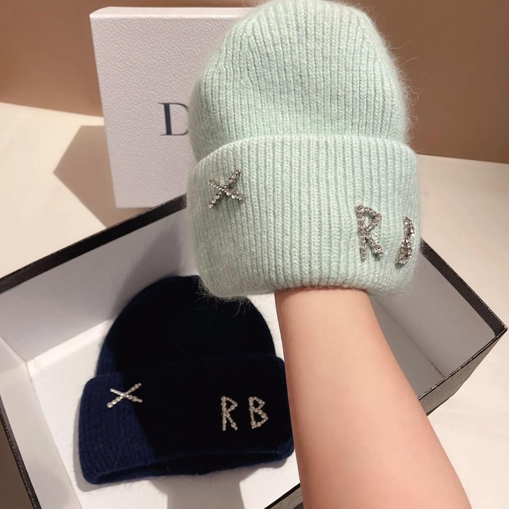 Echte Kaninchenfell Diamanten Buchstaben Mützen Hüte Für Damen Winter Warm Gestrickte Mütze Berühmte Marke Lady Lässig Mütze Skimütze