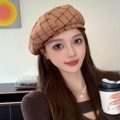Béret à carreaux rétro britannique Nouveau chapeau de peintre décontracté Chapeau bouton en laine simple pour femmes Tendance