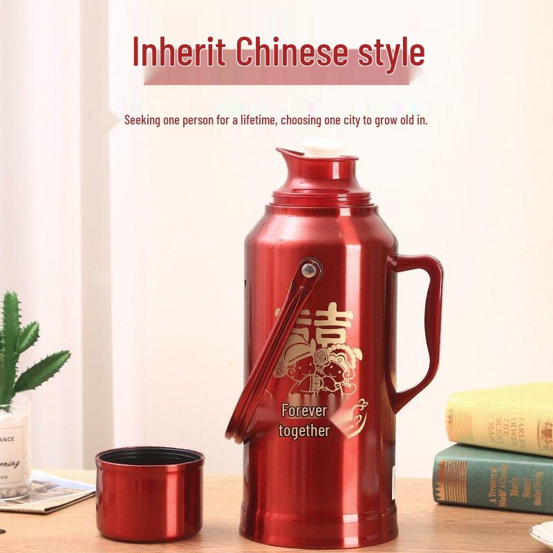 Red Wedding Thermos Set: Festive Insulated Bottles for Celebrations.