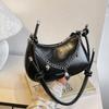 Pu Material Crossbody Bag For Women With Chain Detail And Zip Closure For Daily Use