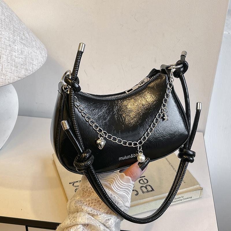 Pu Material Crossbody Bag For Women With Chain Detail And Zip Closure For Daily Use