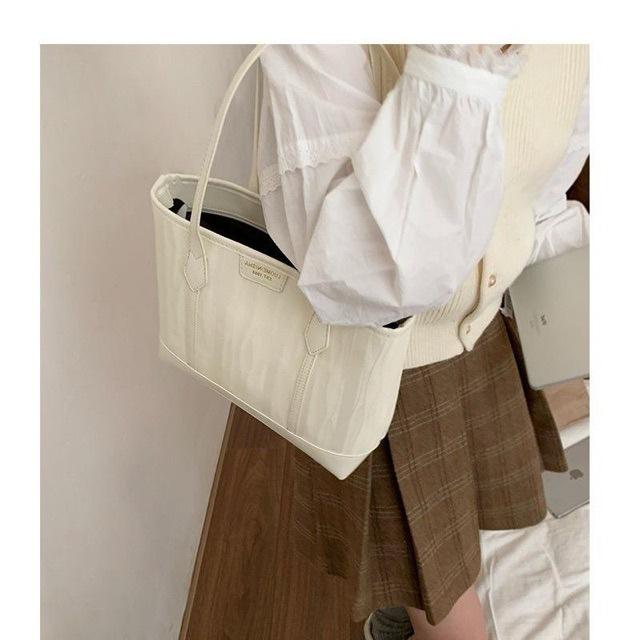 Versatile Women's Tote: Large Capacity, Trendy Korean Style Shoulder Bag