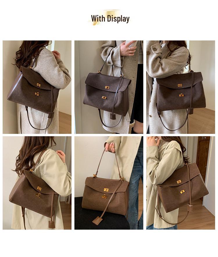 2025 Women's High-End Retro Matte Platinum Handbag: Trendy, Large Capacity Niche Underarm Commute Bag