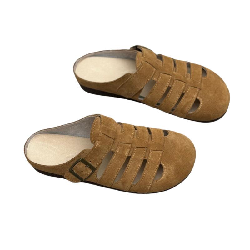 Genuine Leather Women Wear Cowhide Slippers Over Their Summer Flat Shoes