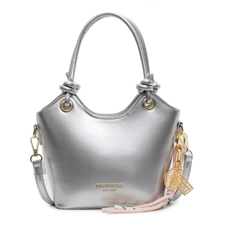 Popular Simple Retro High-end Texture Bright Leather Hand Carrying Bucket Bag Versatile Commuting Foreign Style Single Shoulder Messenger Bag Bag Fema