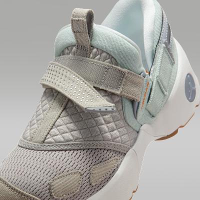 Jordan Trunner LX Corduroy White Bright Ceramic Gum (Women's)