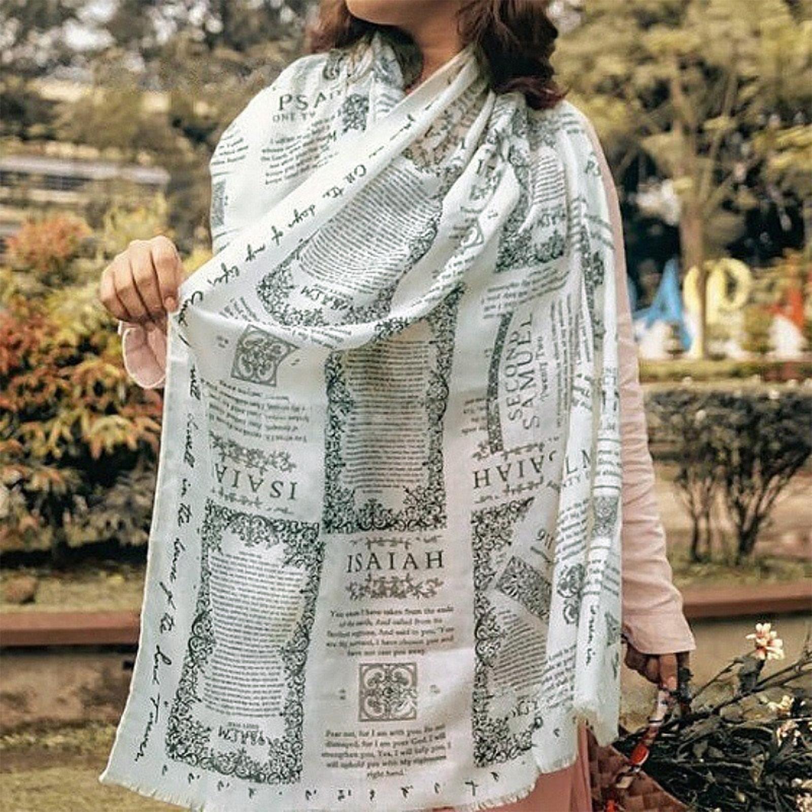 

Lightweight Printed Scarf with Text Pattern Versatile Soft Shawl for Women Large Wrap for All Seasons Comfortable Material One Size білий