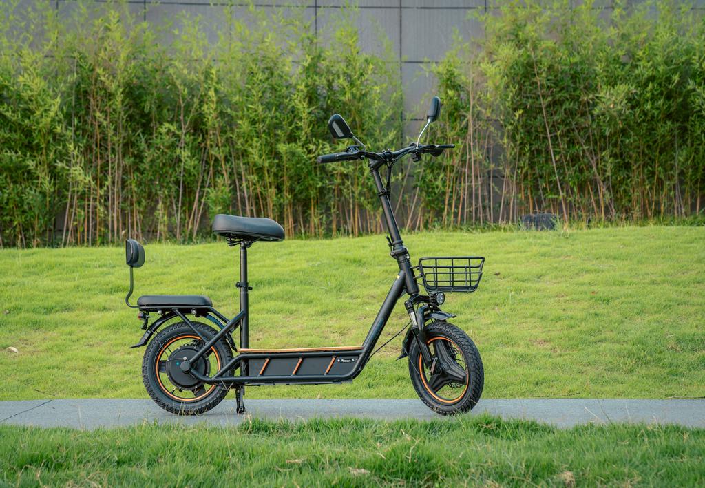 Elektrická koloběžka kukirin C1 PRO, 48V 26AH 500W, maximální dojezd 100KM, dvojité kotoučové brzdy + elektronická brzda, protiskluzová deska z masivního dřeva.