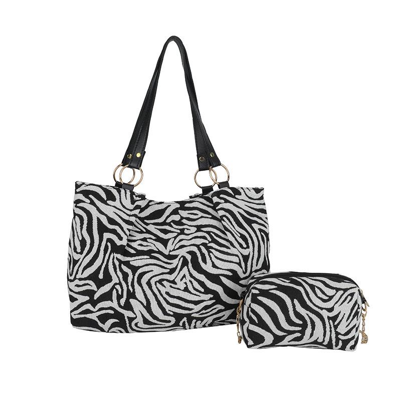 

Personalized fashion simple zebra pattern trend casual commuting winter new chain tote shoulder bag