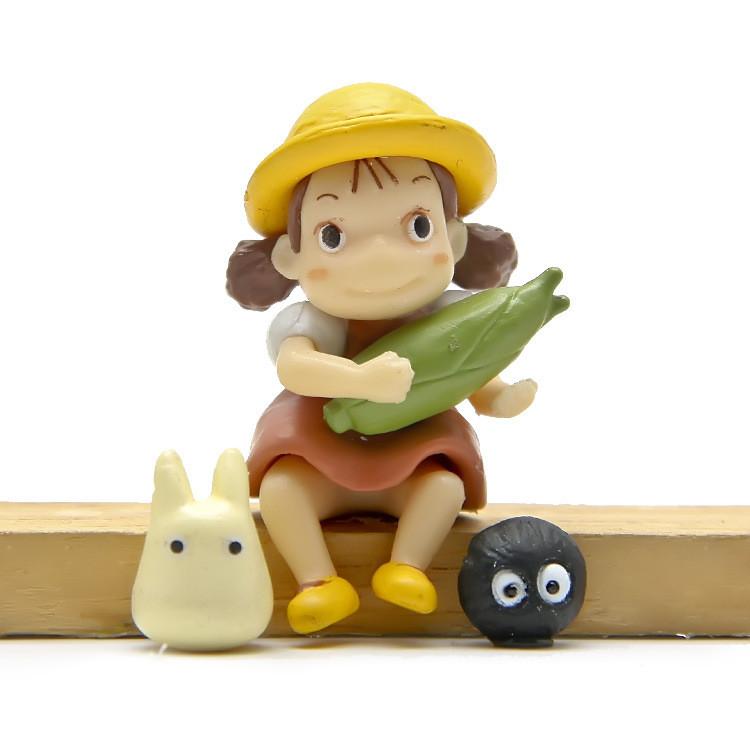 

My Neighbor Totoro Holding Corn Girl Cat Mini Model Ornament For Party And Festive
