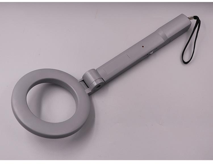 Vikbar handhållen metalldetektor med hög precision för utomhus- och tunnelbanebruk