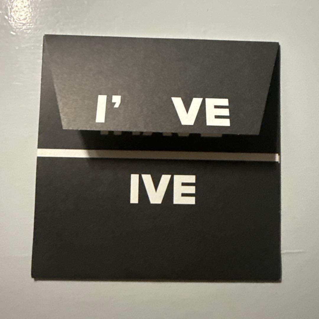 

[USED] IVE FIRSTAlbum CD