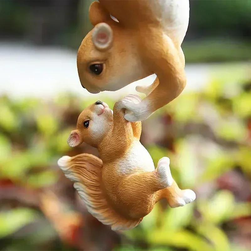 Kreatywna Żywiczna Statuetka Wiewiórki Dekoracja Miniatuurowego Krajobrazu do Domu Ogrodu Dziedzińca Wiszące Rękodzieło Spersonalizowane Prezenty Świąteczne