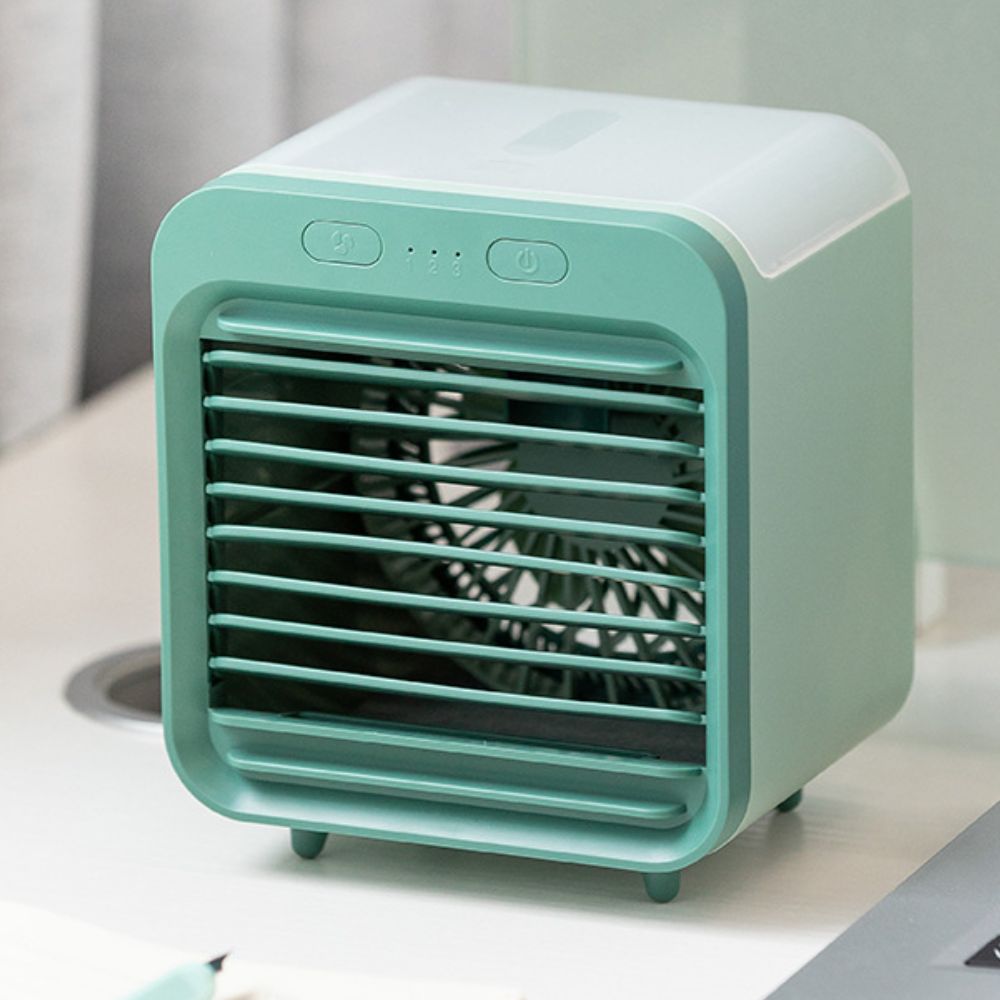 Three Speeds Portable Misting Fan Low Noise Desktop Fan Portable Cooling Fan  Bedside Cooling