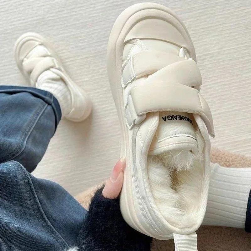 Cotton Shoes Women's 2025 Winter New Style Bread Shoes with Plush Insulation Cotton Shoes Velcro Thick Soled Board Shoes