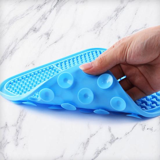Dog Lick Mat with Suction Cup Interactive Pet Feeding Mat for Slow Feeding Anxiety Relief Pet Licking Pad for Large Small Dogs Cats