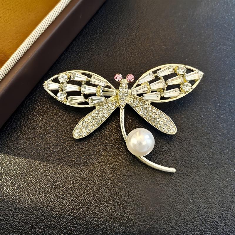 High-End Light Luxury Flower Brooch Female Heavy Industry Design Sense Animal Brooch Diamond Corsage Coat Clothing Accessories