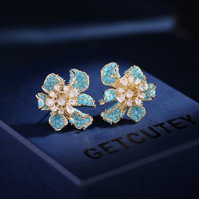 Women's Light Luxury Design Elegant Three-Dimensional Flower Earrings Fashionable And Versatile Niche Design Earrings