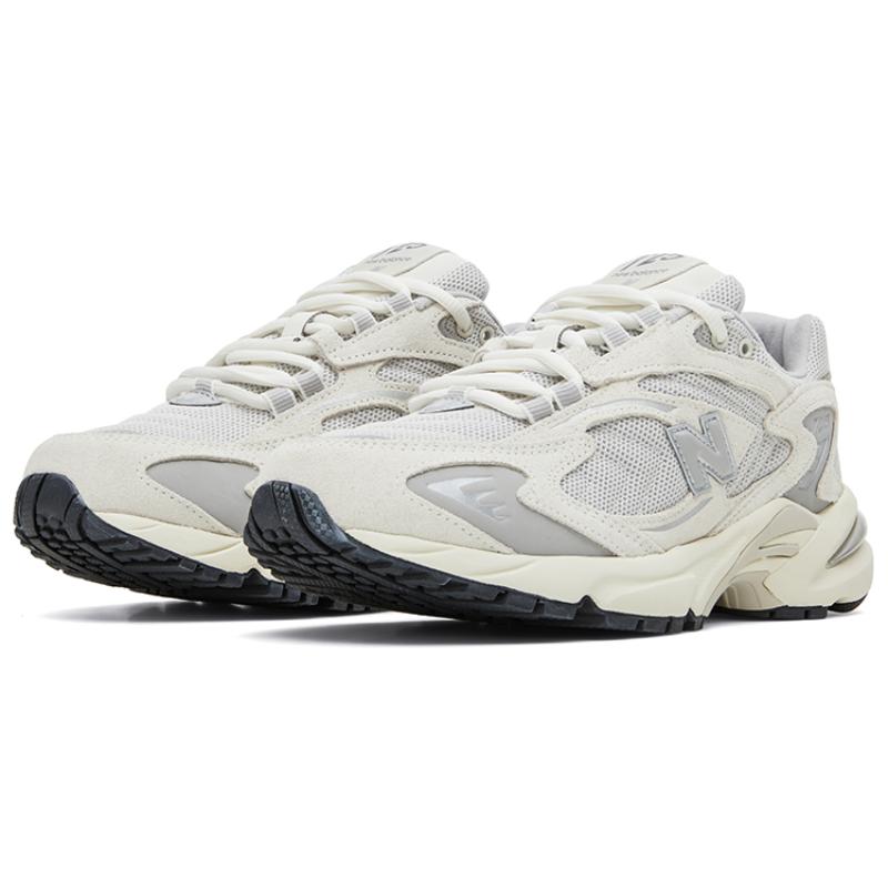 New Balance 725 White Sneakers ML725UF