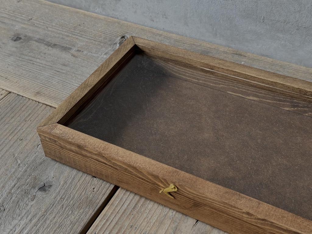 HERGESTELLT VON... Braune Holzvitrine MB-S10010 Acryl-Display-Vitrine für Schmuck, Accessoires und Sammlungen