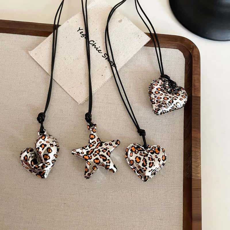 LATS Vintage Leopard Print Irregular Love Star Pendant Necklace Women's Long Sweater Chain Light Luxury Jewelry Accessories Gift