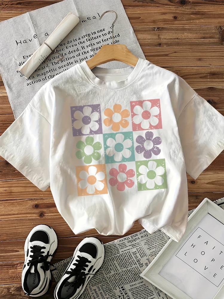 Women Printed Short Sleeved Round Neck Tshirt with Colorful Flowers Seasonal Casual Top Daily Fashionable and Comfortable Shirt