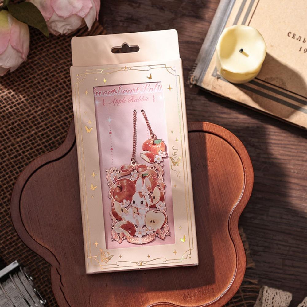 

Cute Cat/Rabbit/Bear Reading Book Clip Hollow Pagination Mark School Office Supplies C