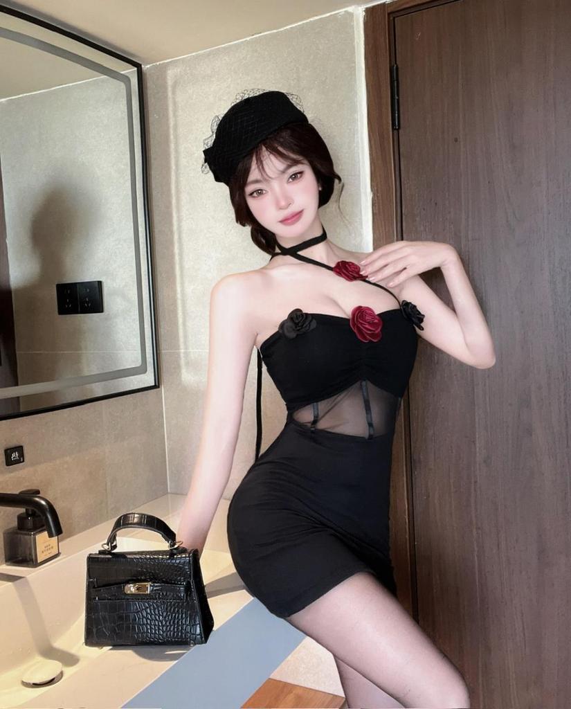 Elegant Halterneck Floral Bodycon Mini Dress with Pleated High-Waist