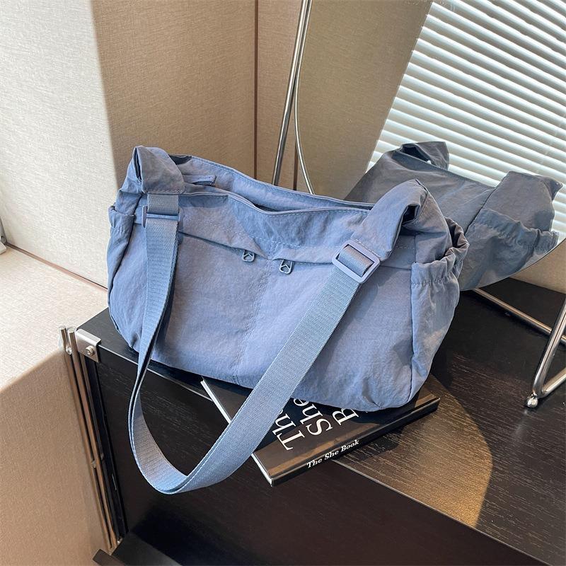 Large capacity nylon women's summer trend casual messenger bag commuting to work shoulder women's bag