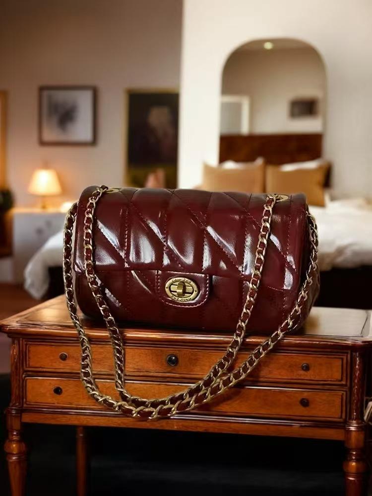 

Nanfeng Versatile Trend Prosperous City Red Maple Small Square Bag Women s 2025 New Red Chain Shoulder Crossbody Bag