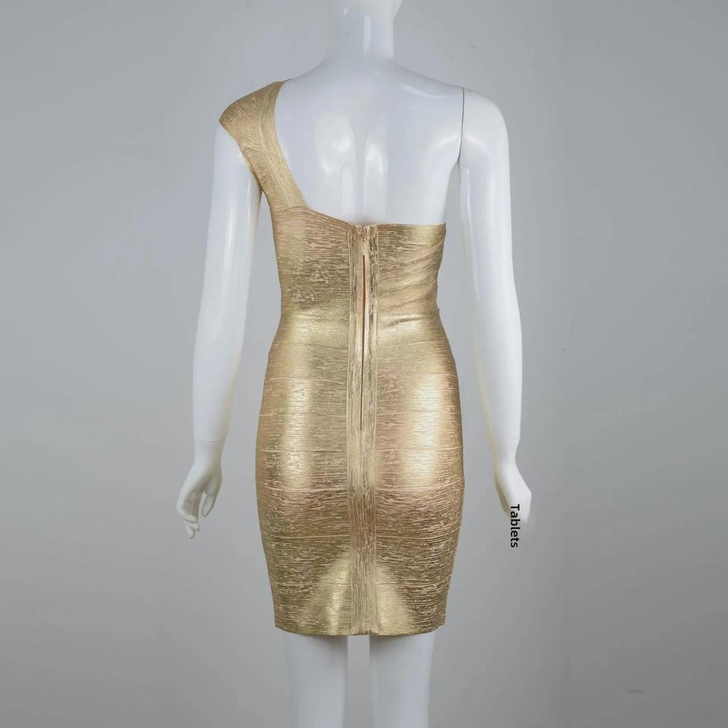 Gold-Stamped Silver Oblique Shoulder Bandage Evening Dress
