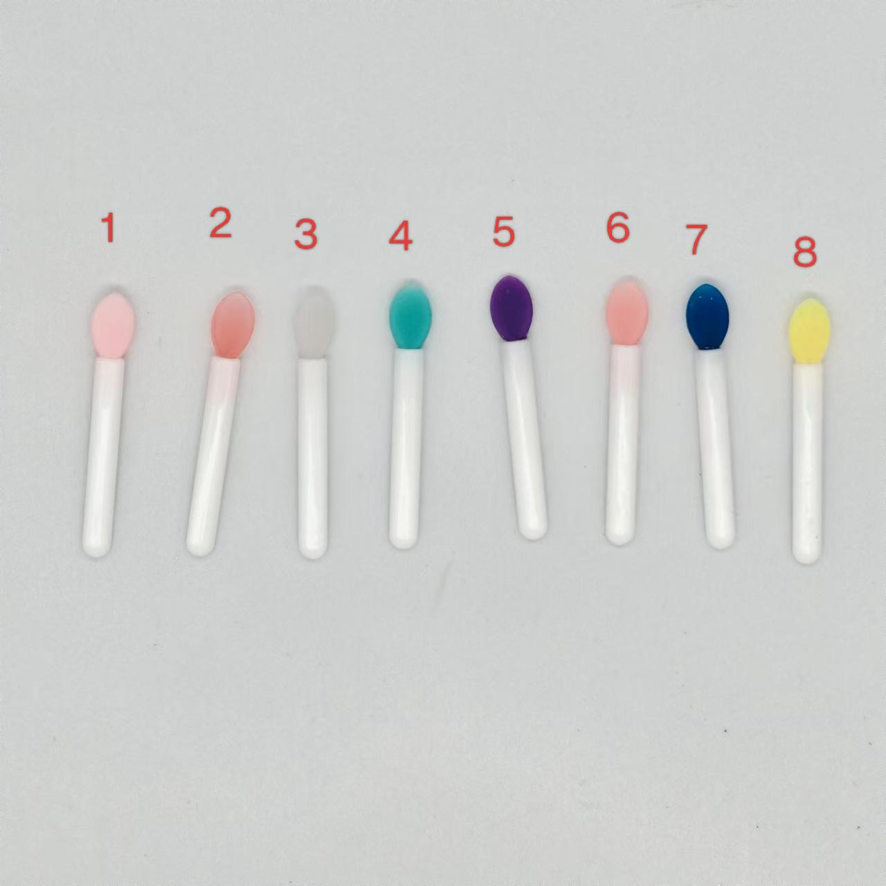 

TikTok Portable Silicone Lip Brush with Lid - Lipstick, Lip Gloss, Lip Balm Blending Tool