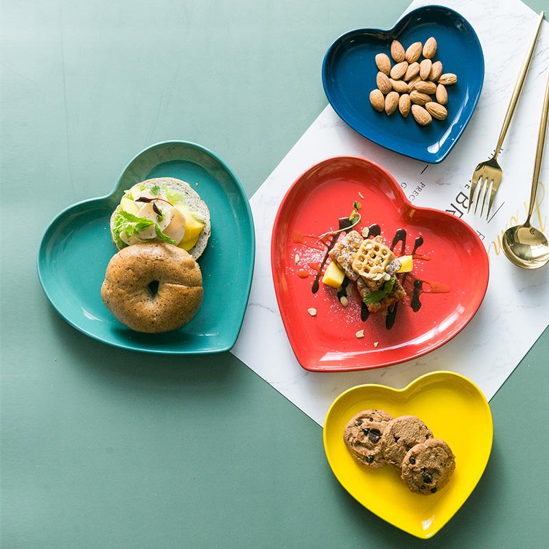 Cartoon Color Heart Ceramic Dinner Plate Breakfast Bread Baking Pan Home Cooking Cutlery Dessert Cake Plate Kitchen Utensils New
