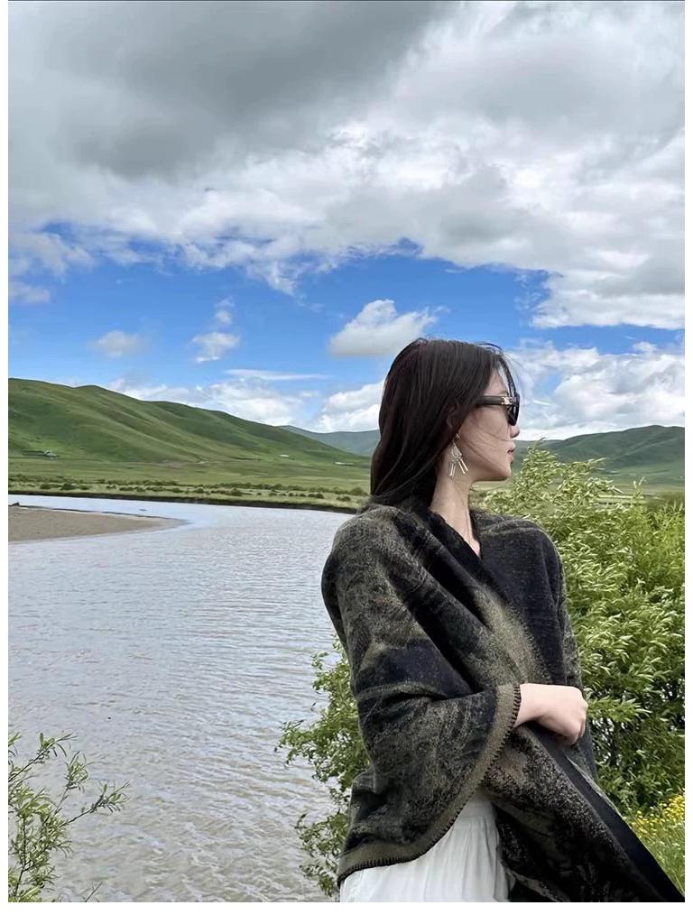 Autumn & Winter Women's Shawl: Xinjiang & Tibet Travel Cape, Thick Western Sichuan Outerwear Cloak
