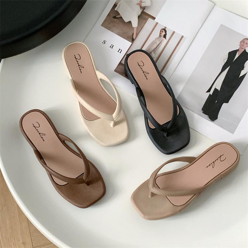 Women's Versatile Summer Flip-Flops: Thin Strap Solid Color Beach Sandals