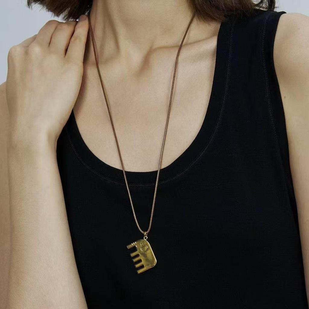 Elephant Pendant Retro Necklace: Stylish, Versatile, and Chic Sweater Chain