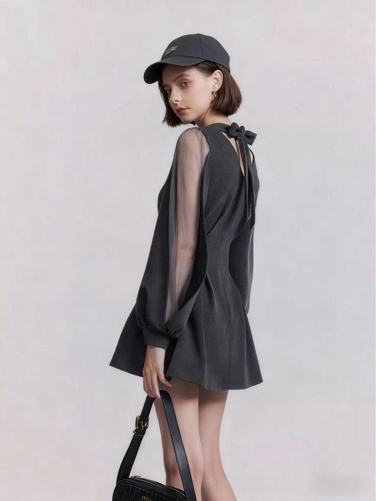 Petite figurbetontes langes Kleid mit Taillengürtel und langen Ärmeln für Damen