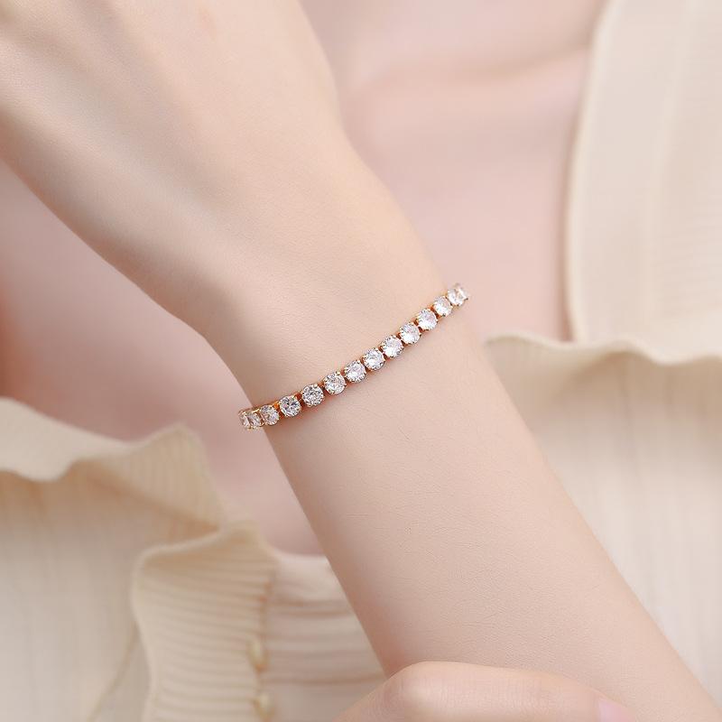 Fashionable ins style zircon bracelet is simple and suitable for daily wear